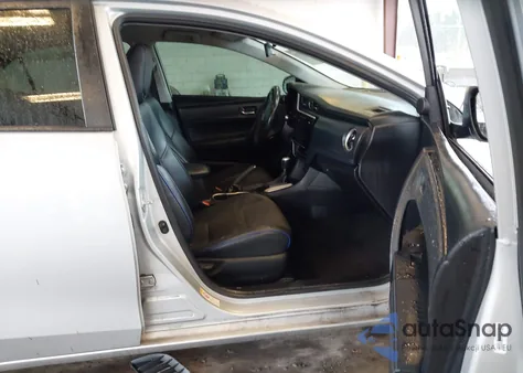 2017 Toyota Corolla Se z USA, uszkodzony, nr VIN 2T1BURHE5HC883306